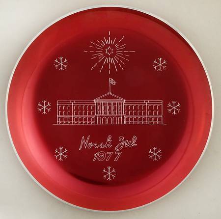 Christmas Plate The Royal Palace-Red - No Box