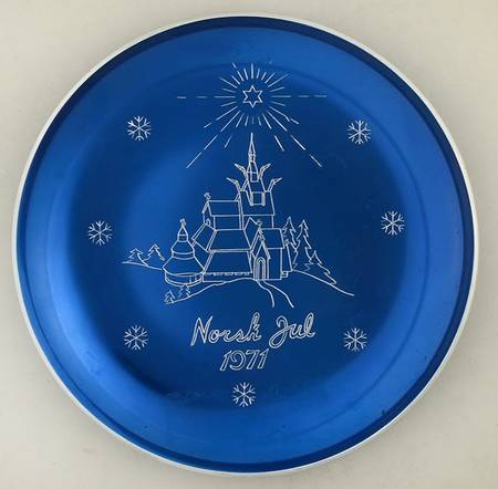 Christmas Plate Wooden State Chruch-Blue - No Box