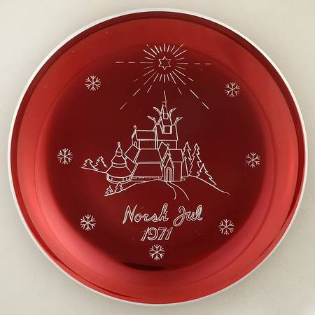 Christmas Plate Wooden State Chruch-Red - No Box