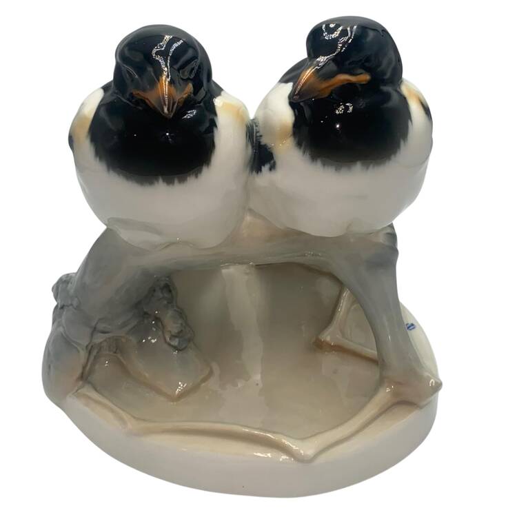 Nymphenburg Figurine A Pair Of Sitting Magpies - No Box