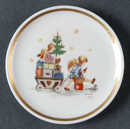 Berta Hummel Museum Miniature Plate Parade Into Toyland - No Box