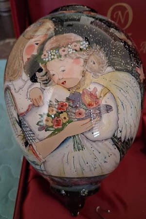 Ne'Qwa Christmas Ornament Mother Angel - Boxed