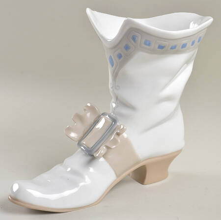 Shoes and Boots by Nao
