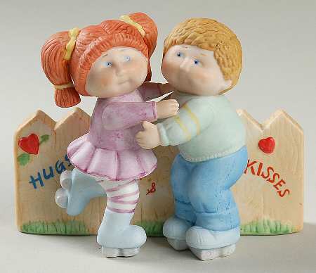 Cabbage Patch Kids-Valentines Day Hugs & Kisses - No Box