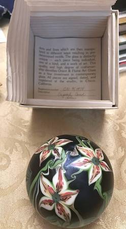 Orient & Flume Paperweight Lily - No Box