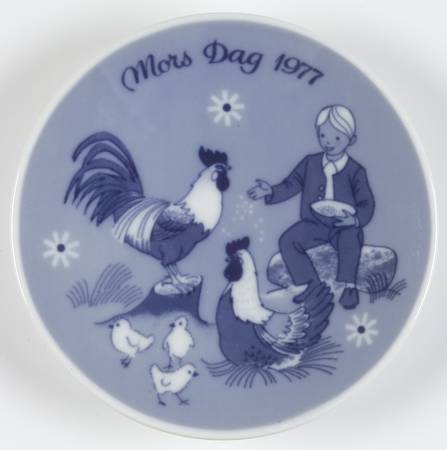 Mothers Day Plate Boy And Chickens - Boxed