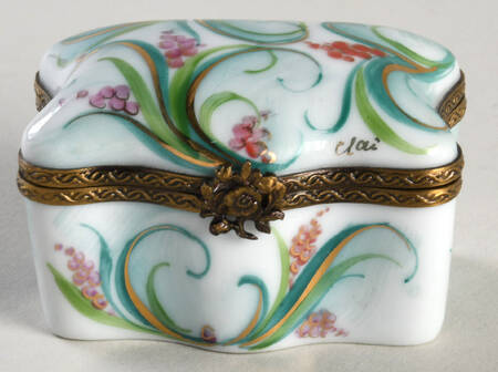 PEINT MAIN LIMOGES BOX Red Flowers - Nb803, No Box