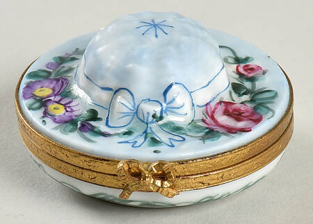 PEINT MAIN LIMOGES BOX Hat Box-Blue With Flowers - No Box