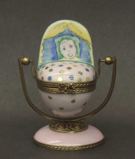 PEINT MAIN LIMOGES BOX Baby Swinging - No Box