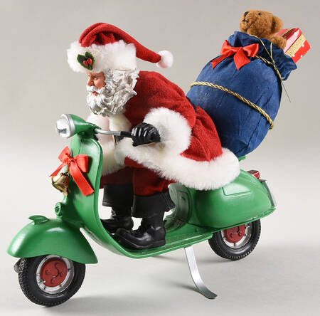 Sports & Leisure Scooter Claus - Boxed