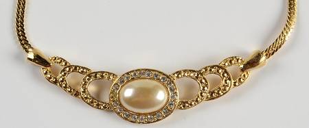 Princess House Jewelry Faux Pearl And Crystal Necklace - No Box