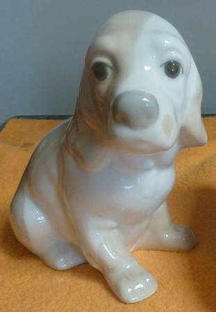 Porcelanas Miquel Requena Figurines Dog Sitting - Boxed