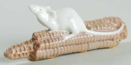Animals-Other Mouse On Com Cob - No Box