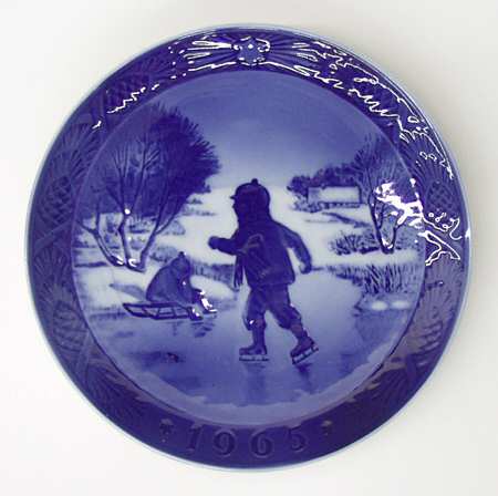 Annual Christmas Plate Little Skaters - No Box