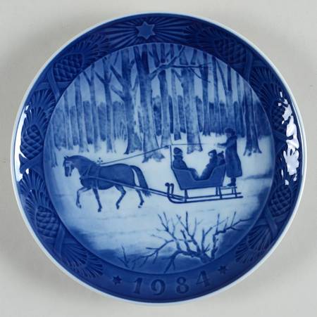 Annual Christmas Plate Jingle Bells - Boxed