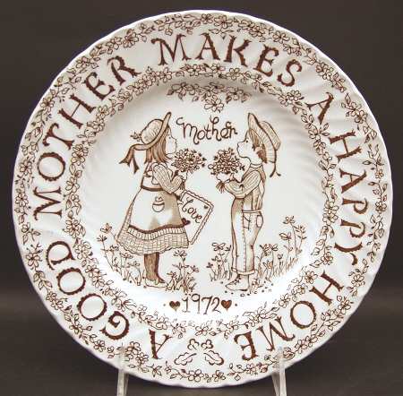 Mother's Day Plate Mother Makes A Happy Home-Brown - No Box