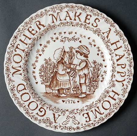 Mother's Day Plate Mother Makes A Happy Home-Brown - No Box