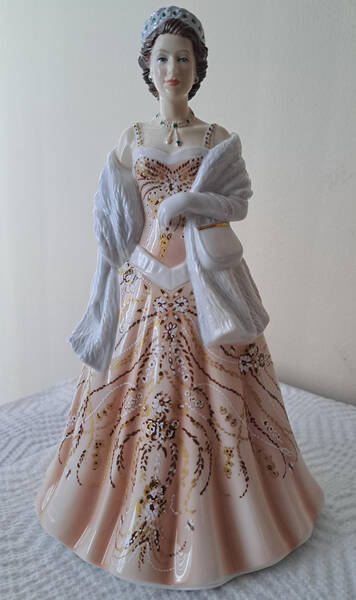 Royal Doulton Figurine Queen Elizabeth Ii - With Box Bx1830