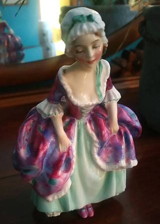 Royal Doulton Figurine Goody Two Shoes - With Box Bx1668