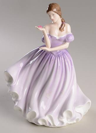 Royal Doulton Figurine Beautiful Blossom - With Box Bx1887
