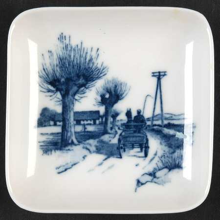 Royal Copenhagen Giftware Horse & Buggy-Plaquette - No Box