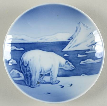 Royal Copenhagen Giftware Round Tray-Polar Bear On Ice - No Box