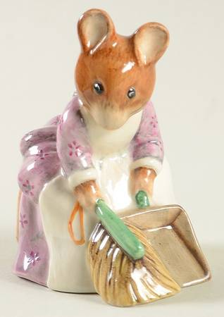 Beatrix Potter Backstamp 3 Hunca Munca Sweeping - Boxed