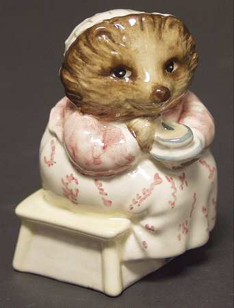 Beatrix Potter Backstamp 3 Mrs Tiggy Winkle Takes Tea - Boxed
