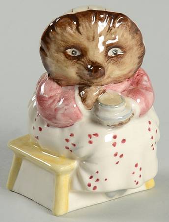 Beatrix Potter Backstamp 4 Mrs Tiggy-Winkle Takes Tea - Boxed