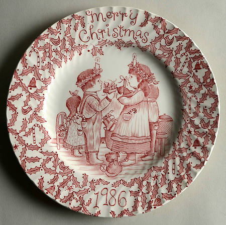 Royal Crownford Christmas Plates 1986-Red - No Box