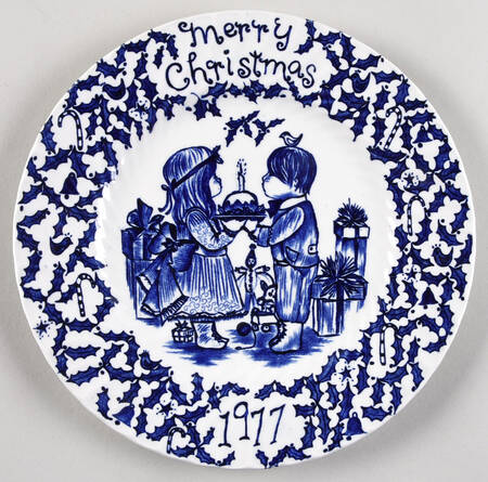 Royal Crownford Christmas Plates 1977-Blue - No Box