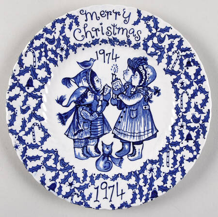 Royal Crownford Christmas Plates 1974-Blue - No Box