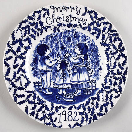Royal Crownford Christmas Plates 1982-Blue - No Box