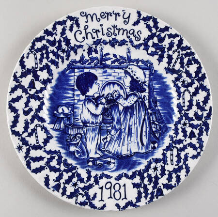 Royal Crownford Christmas Plates 1981-Blue - No Box