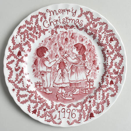 Royal Crownford Christmas Plates 1996-Red - No Box