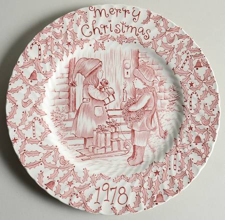 Royal Crownford Christmas Plates 1978-Red - No Box