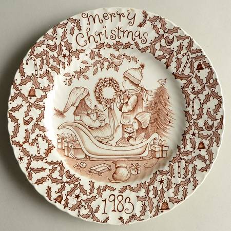 Royal Crownford Christmas Plates 1983-Brown - No Box