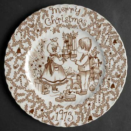 Royal Crownford Christmas Plates 1973-Brown - No Box