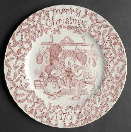 Royal Crownford Christmas Plates 1975-Red - No Box