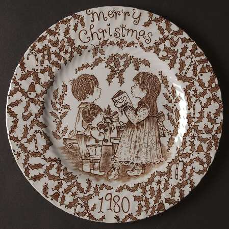 Royal Crownford Christmas Plates 1980-Brown - No Box