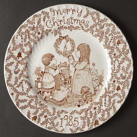 Royal Crownford Christmas Plates 1985-Brown - No Box