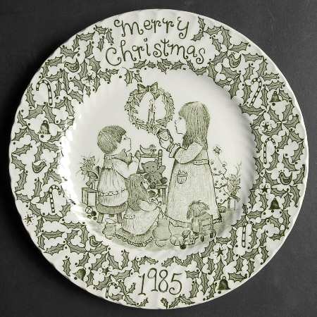 Royal Crownford Christmas Plates 1985-Green - No Box