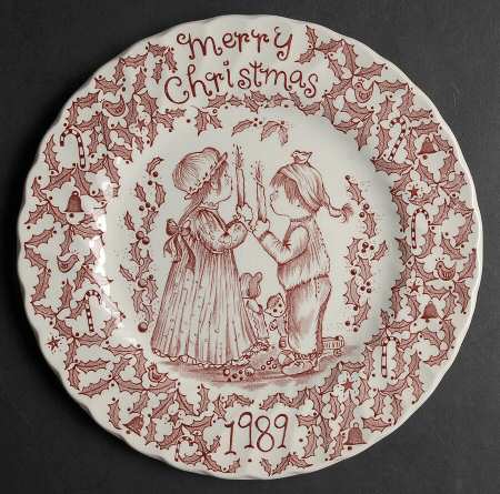 Royal Crownford Christmas Plates 1989-Red - No Box