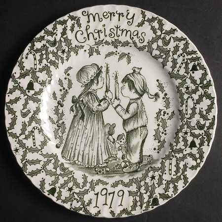 Royal Crownford Christmas Plates 1979-Green - No Box