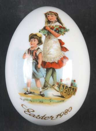 Easter Egg-Annual Children With Roses - No Box