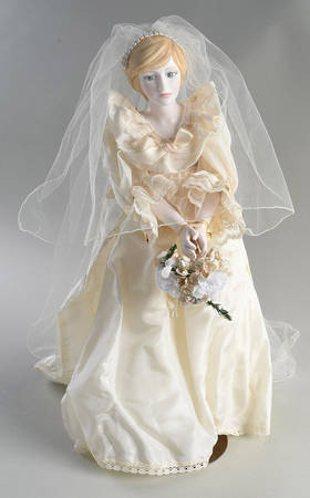 Nisbet Heirloom Dolls Princess Diana Wedding Day - Boxed