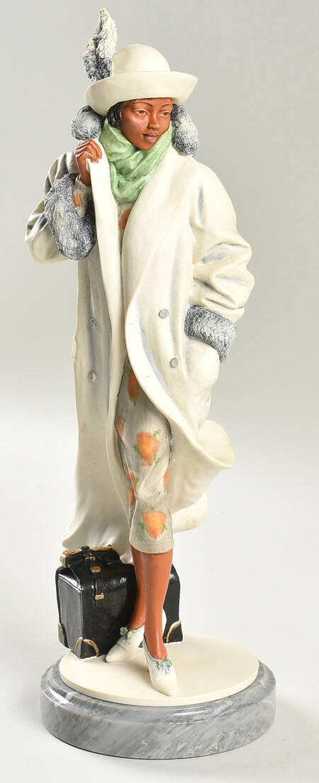 Classique Collection-Figurines Bernadette - No Box
