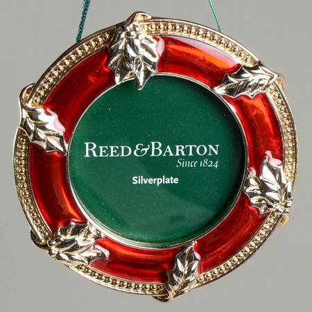 Reed & Barton Christmas Ornament Christmas Wreath Frame-Red - No Box