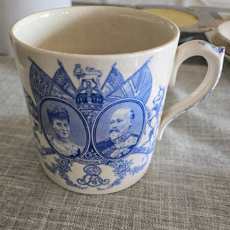 Royal Doulton Royalty Giftware Edward Vii & Alexandra Coronation Mug - No Box