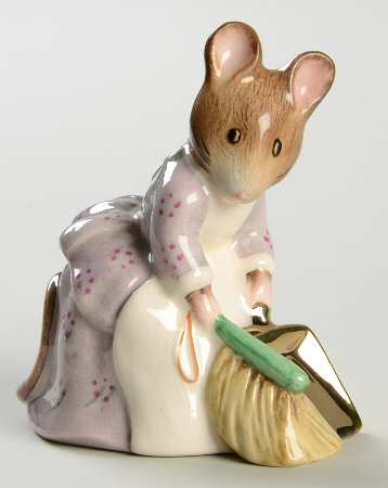 Beatrix Potter Backstamp 9 Hunca Munca Sweeping-1ver,2var - Boxed